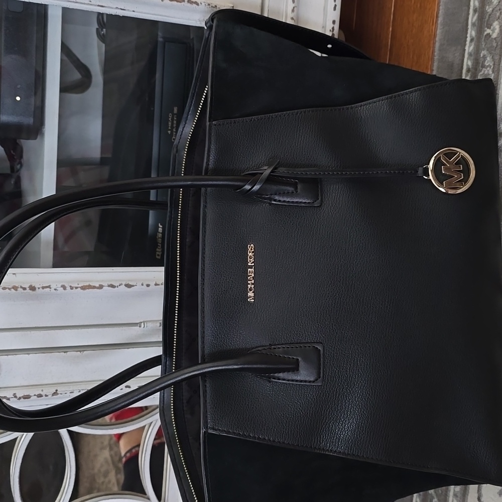 Michael Kors XL Avril Tote Bag